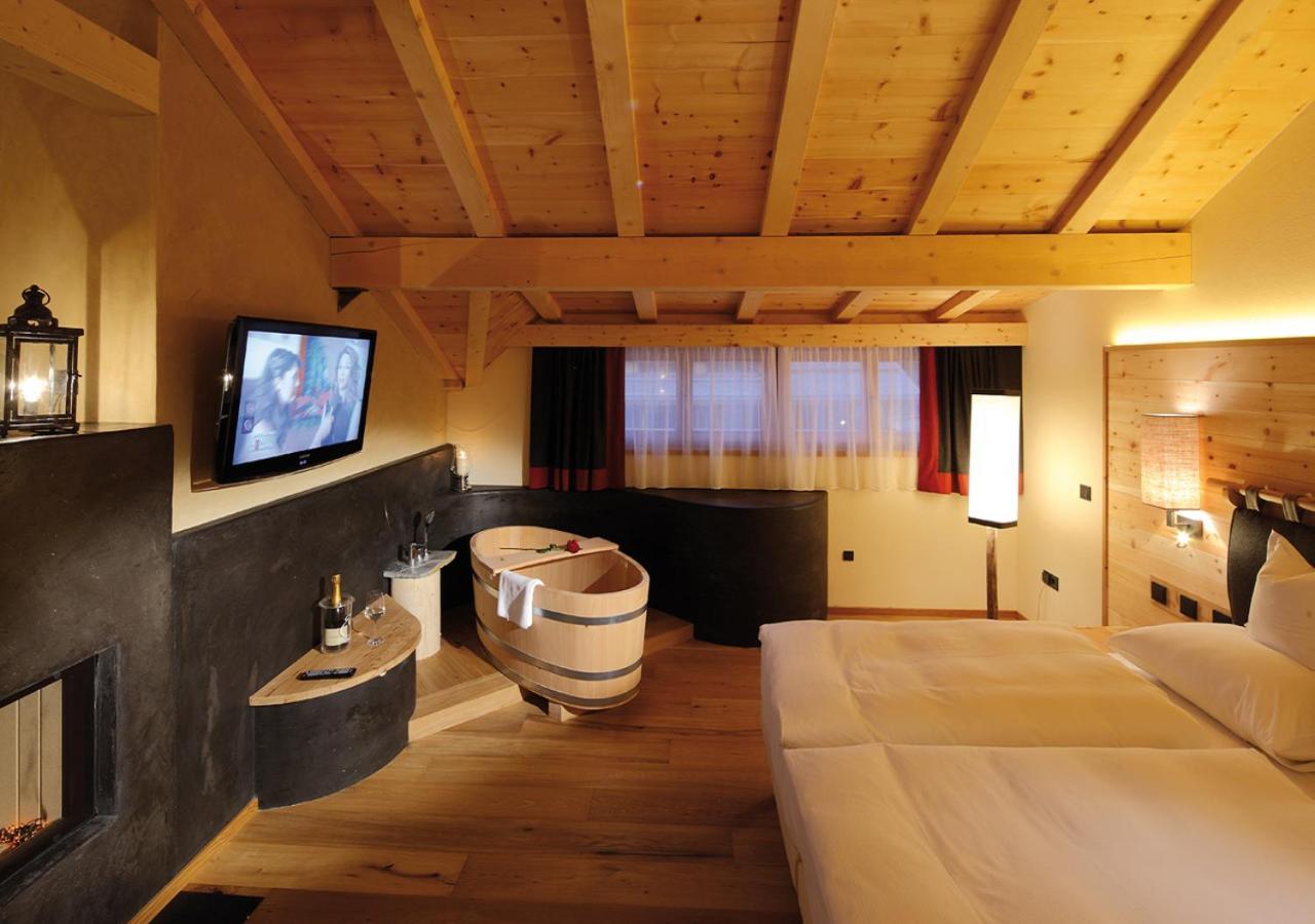 Dolomites Living Hotel Tirler Alpe Di Siusi Bagian luar foto