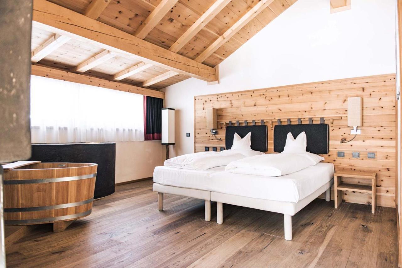 Dolomites Living Hotel Tirler Alpe Di Siusi Bagian luar foto
